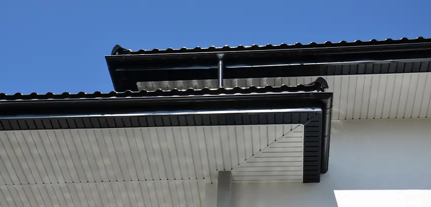 Roof Overhang Repair in Rolling Meadows